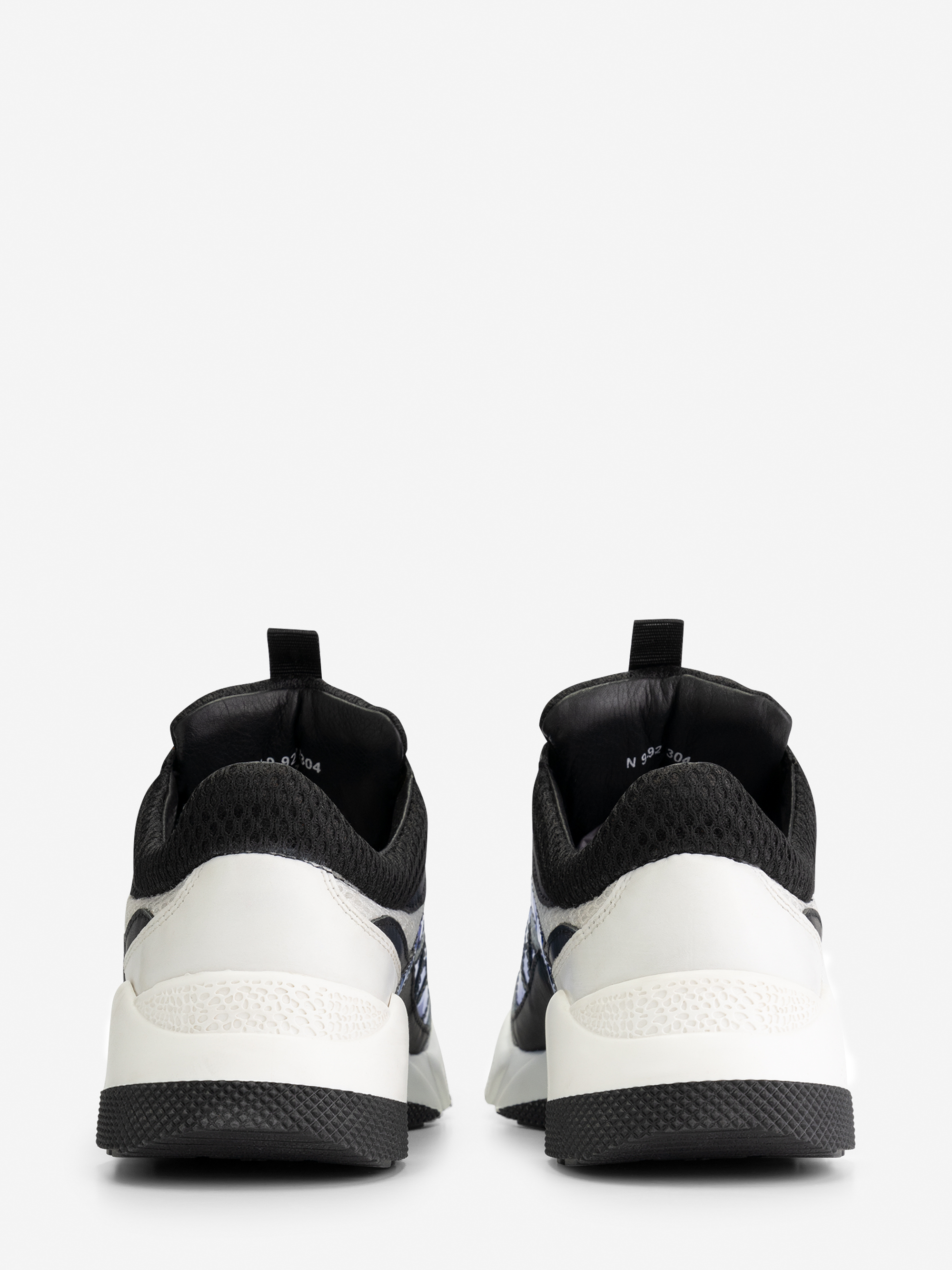Low sneakers