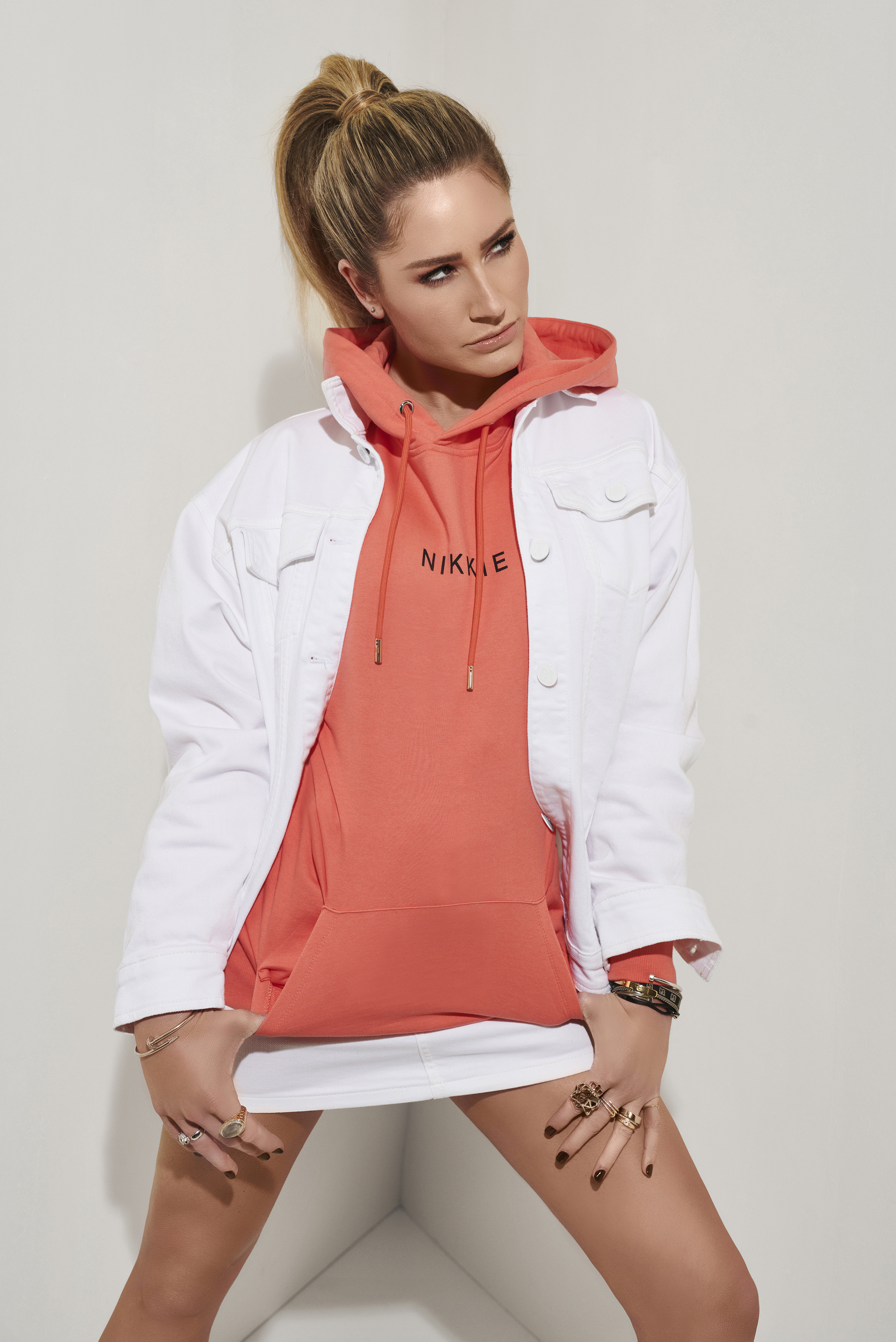 NIKKIE Hoodie