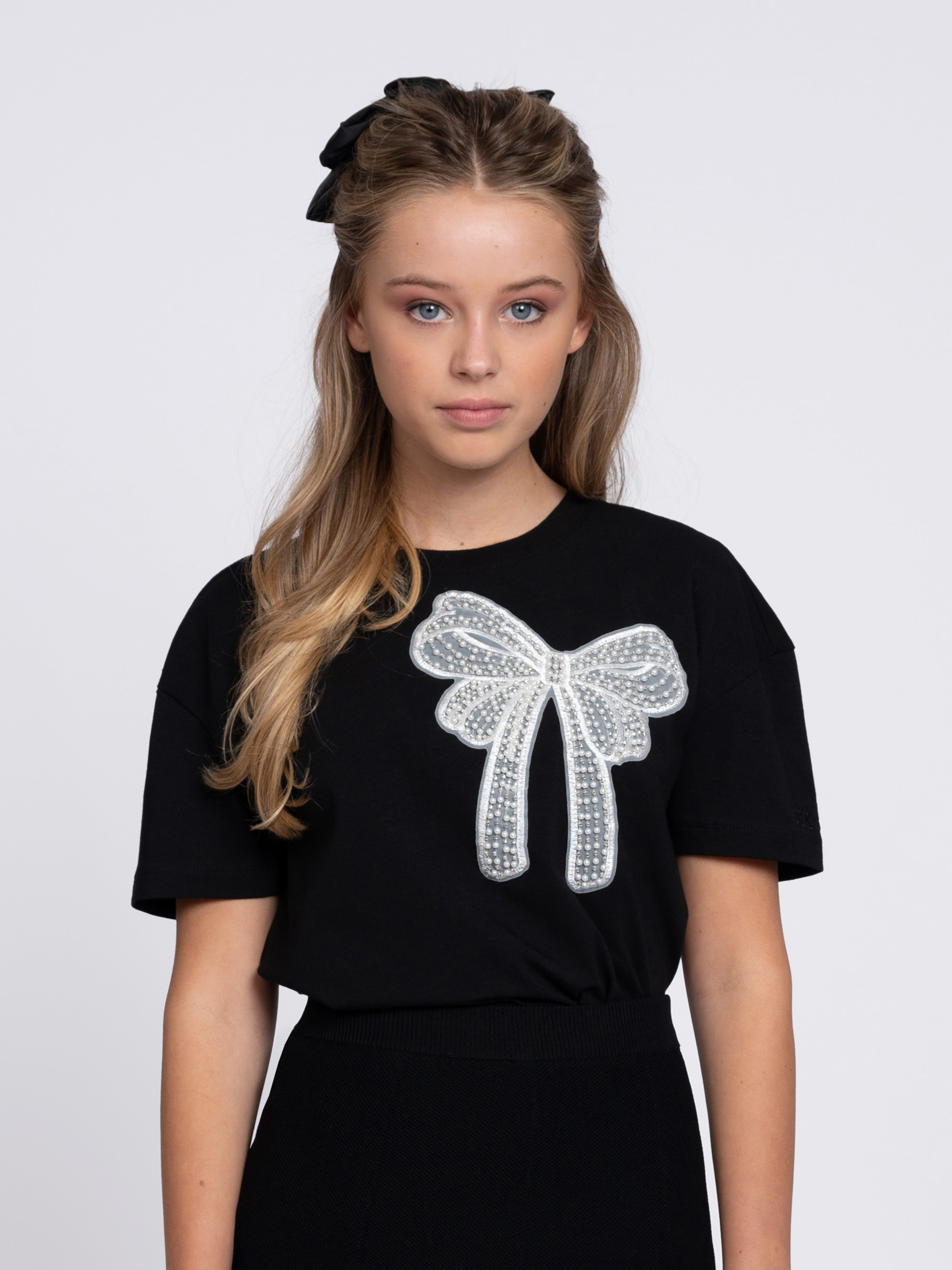 T-shirt with pearl bow detail