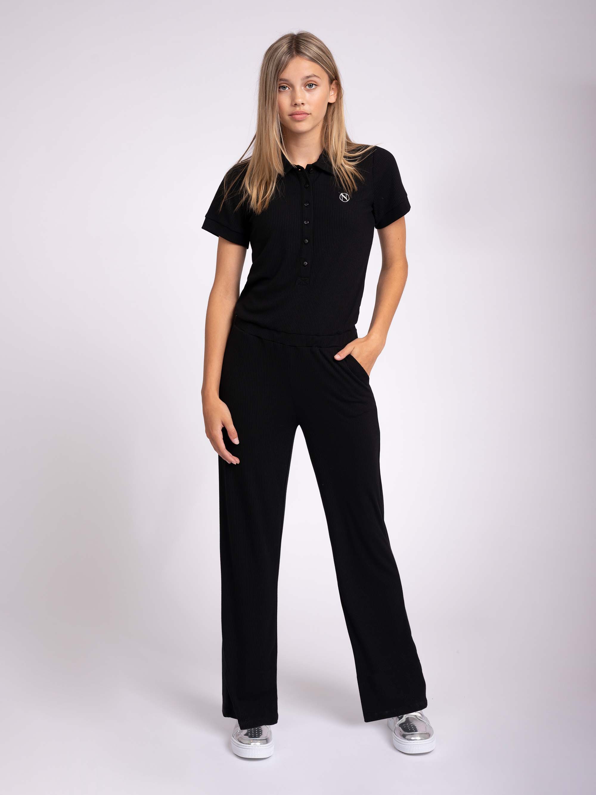 Short sleeve Jumpsuit with collar and buttons  