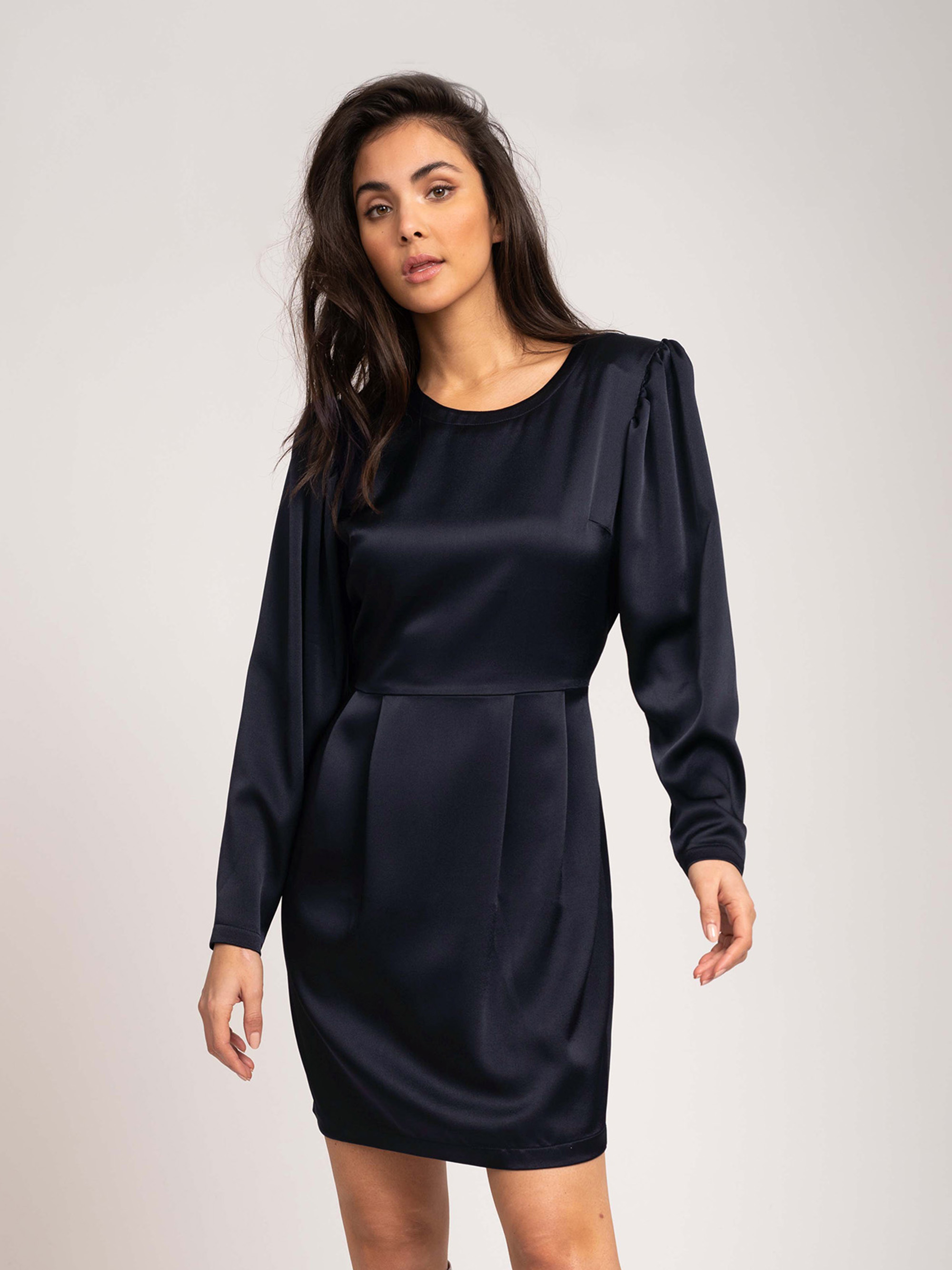  Dress with satin look