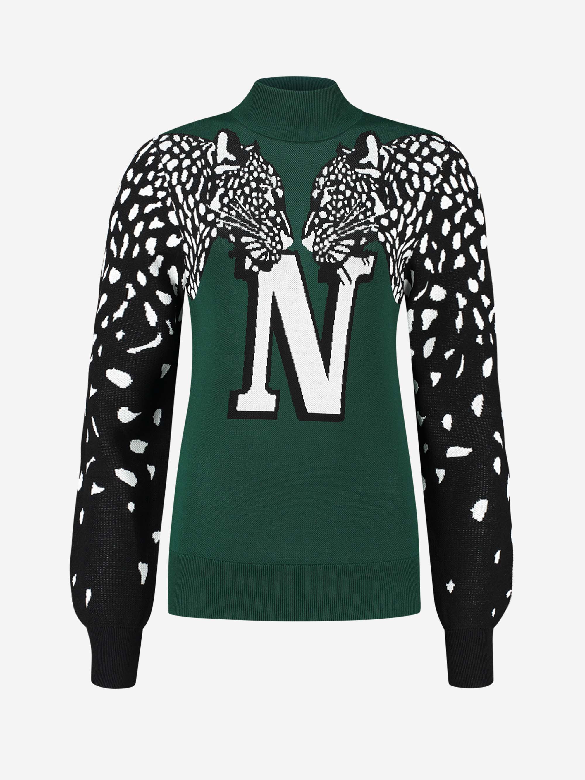 Pullover with leopards 