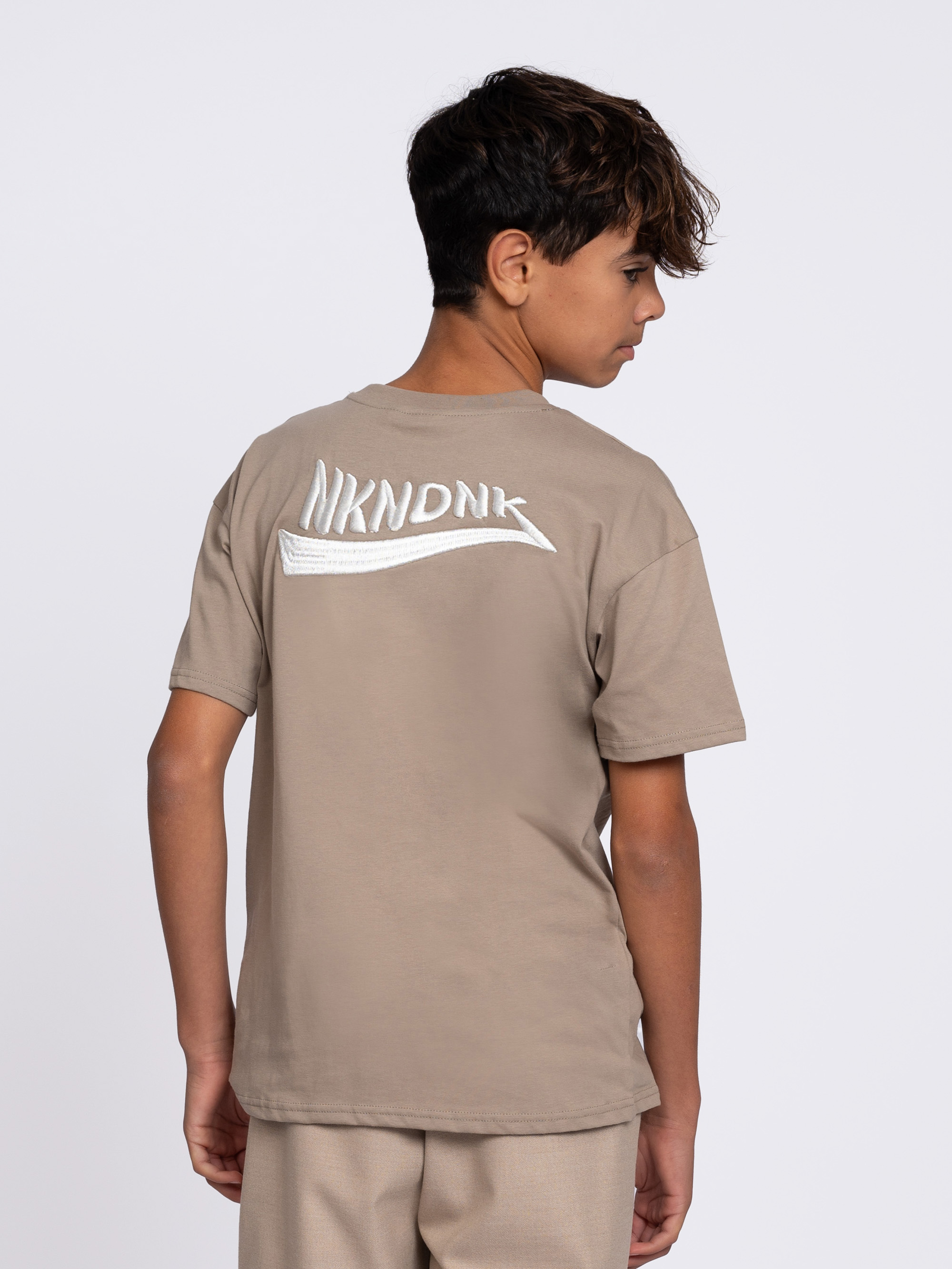 Basic T-shirt with embroidered logo