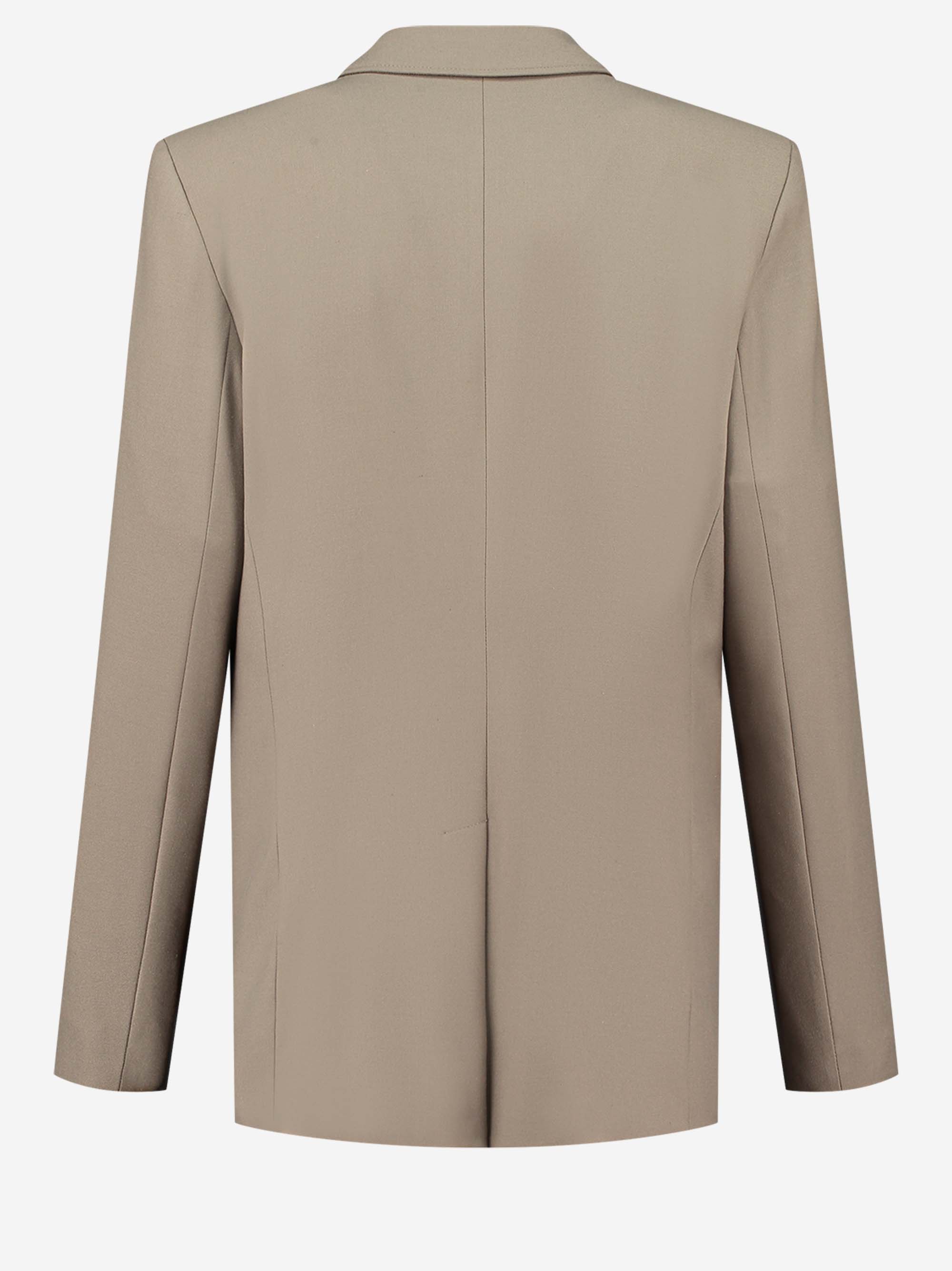 Nuri Blazer