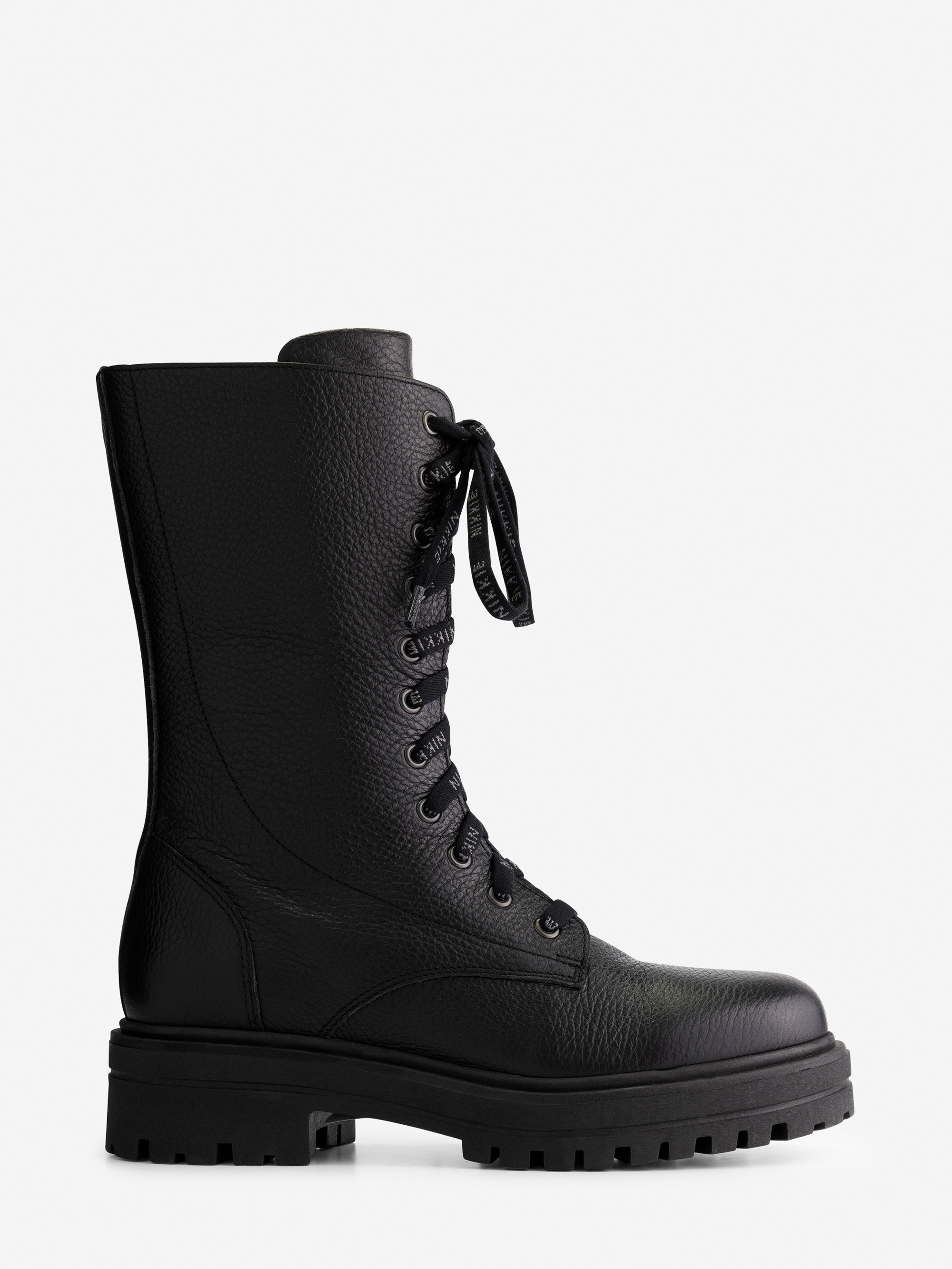 Leather boots with laces