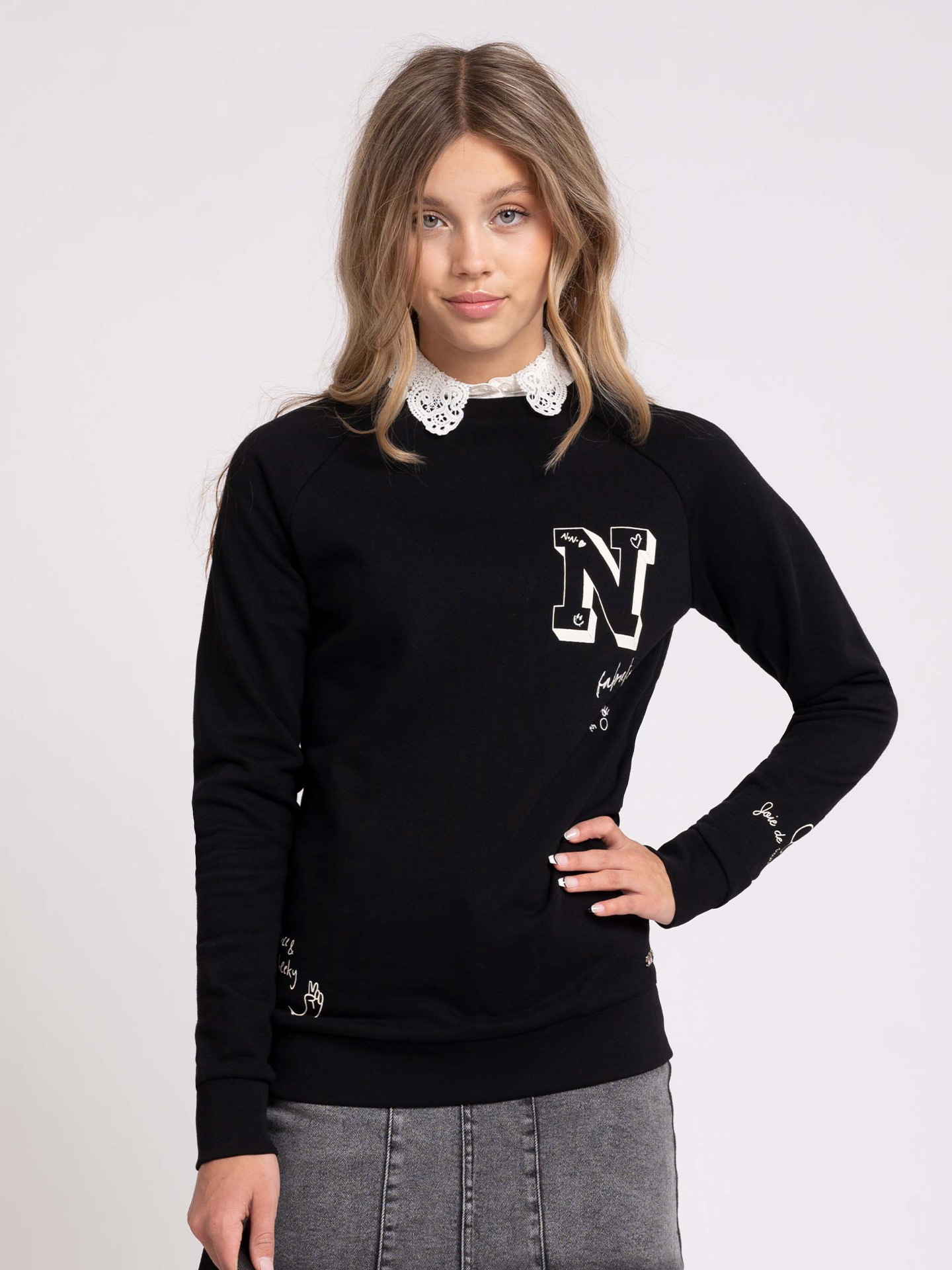 Sweater with artwork 