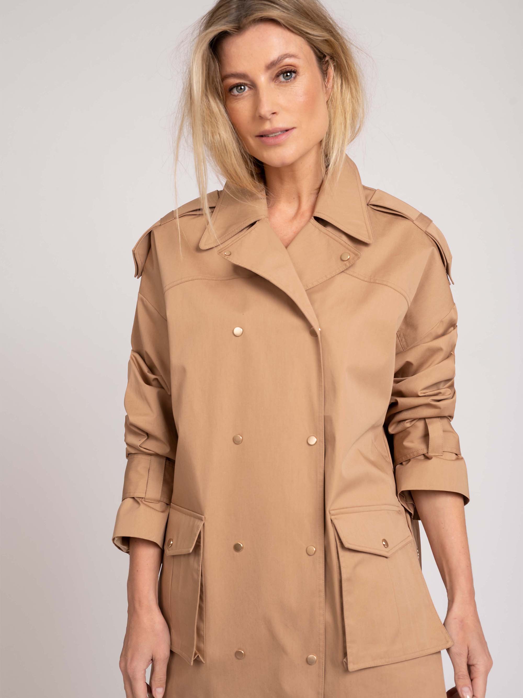 Korte double breasted trench coat 