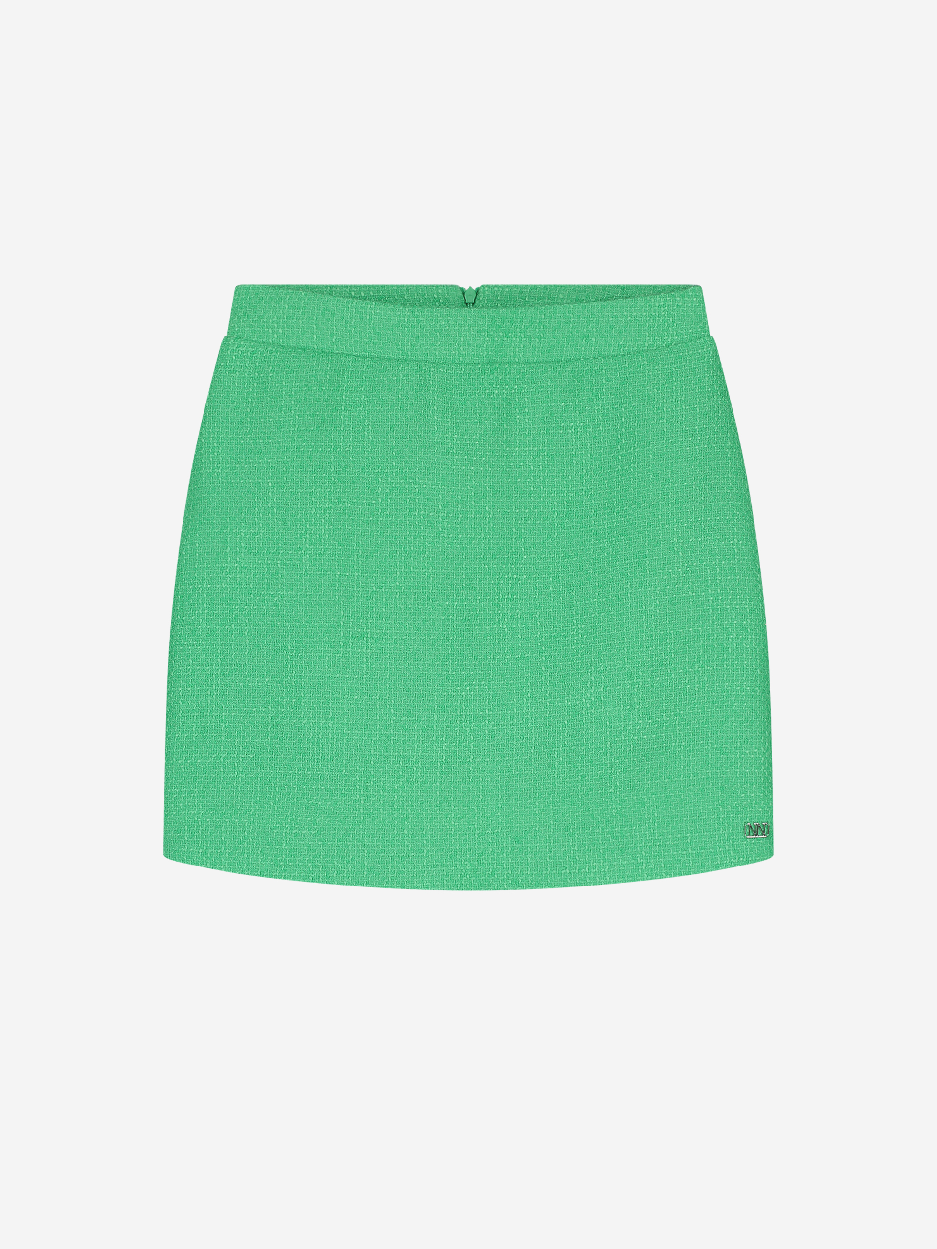 Fitted skirt with zipper closure