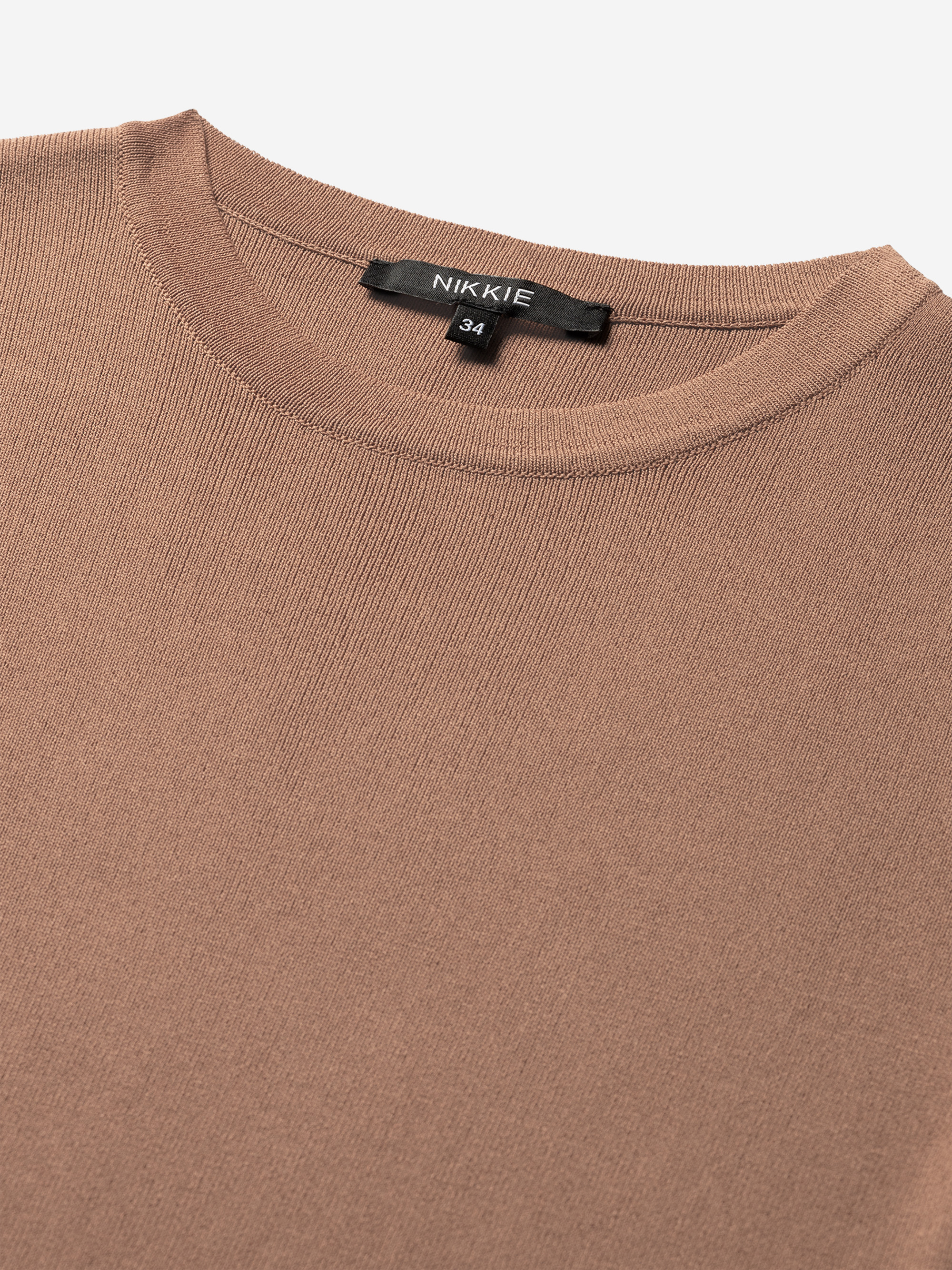 Fitted top with three-quarter sleeves