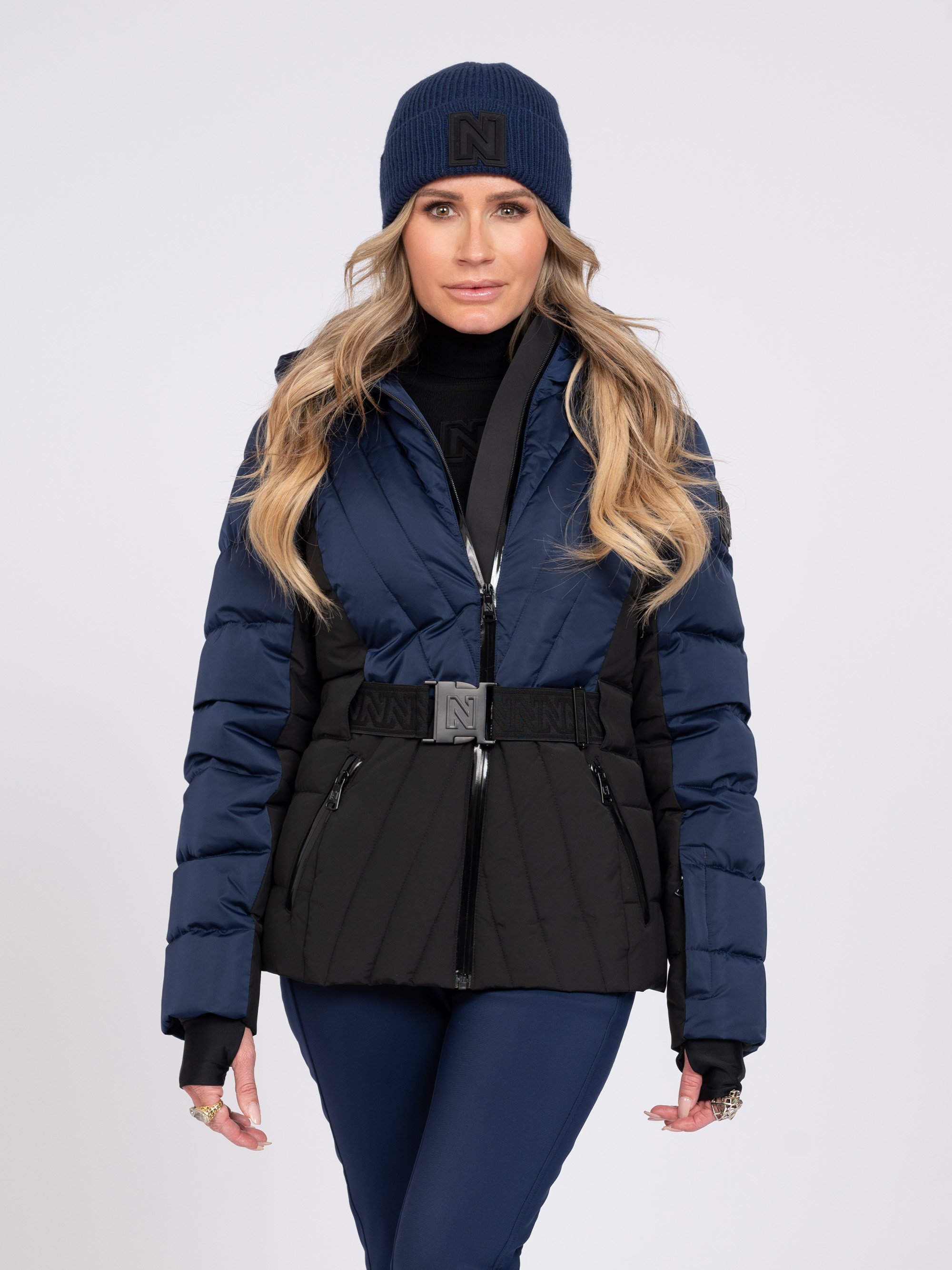 Ski jacket with color block and adjustable belt