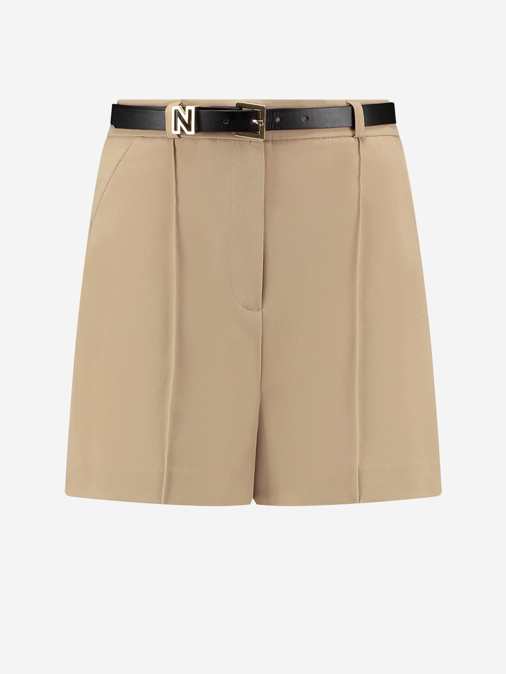  Mid rise shorts met riem 