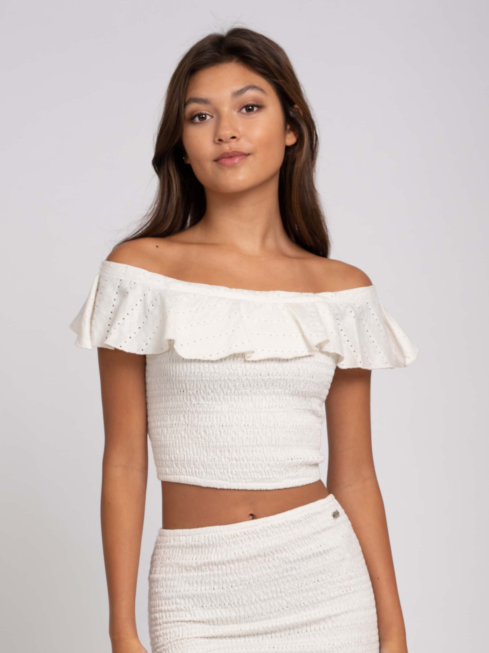 Off-shoulder korte top met smokwerk