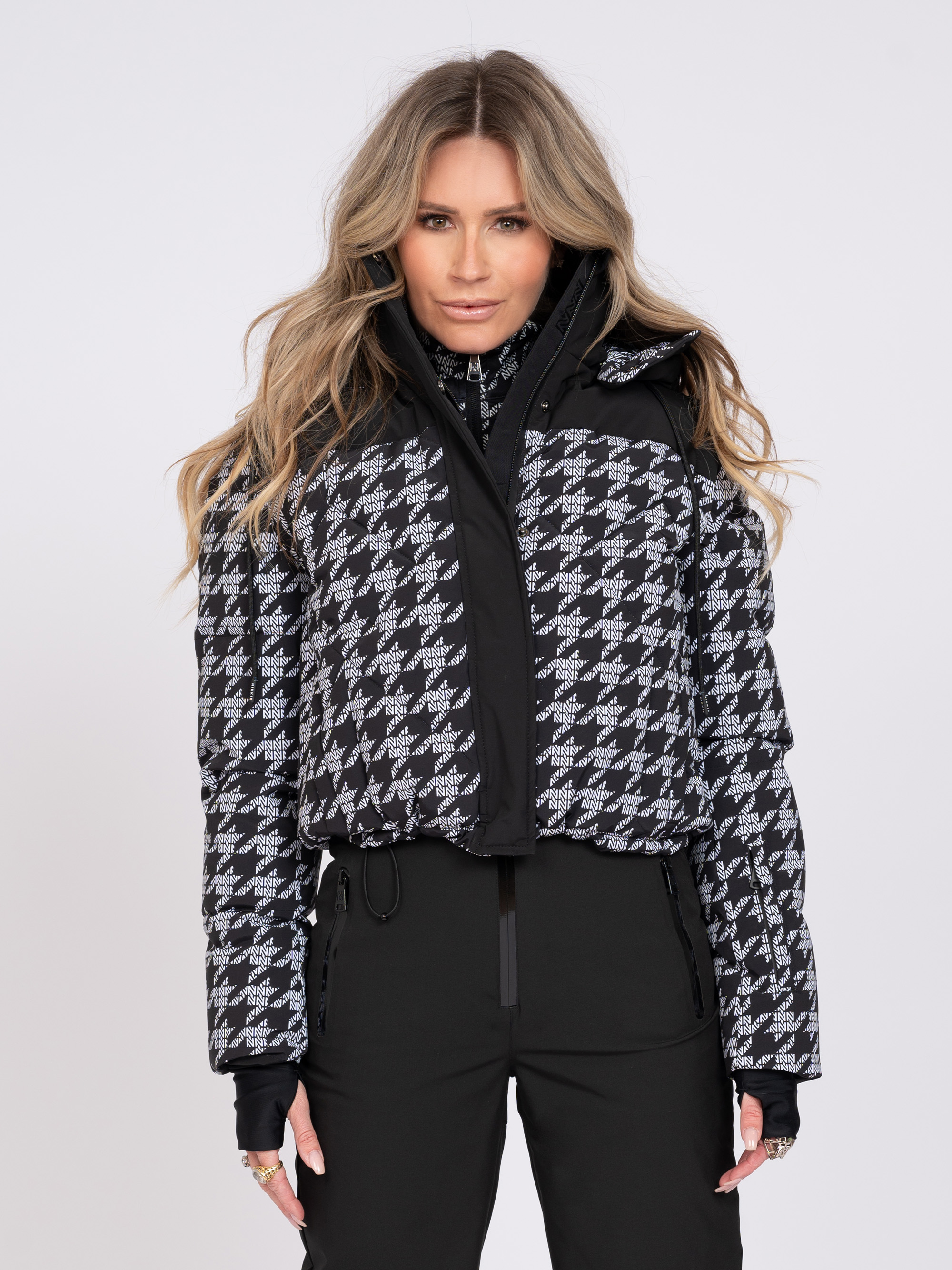 Ski jacket with logo pattern and detachable sleeves