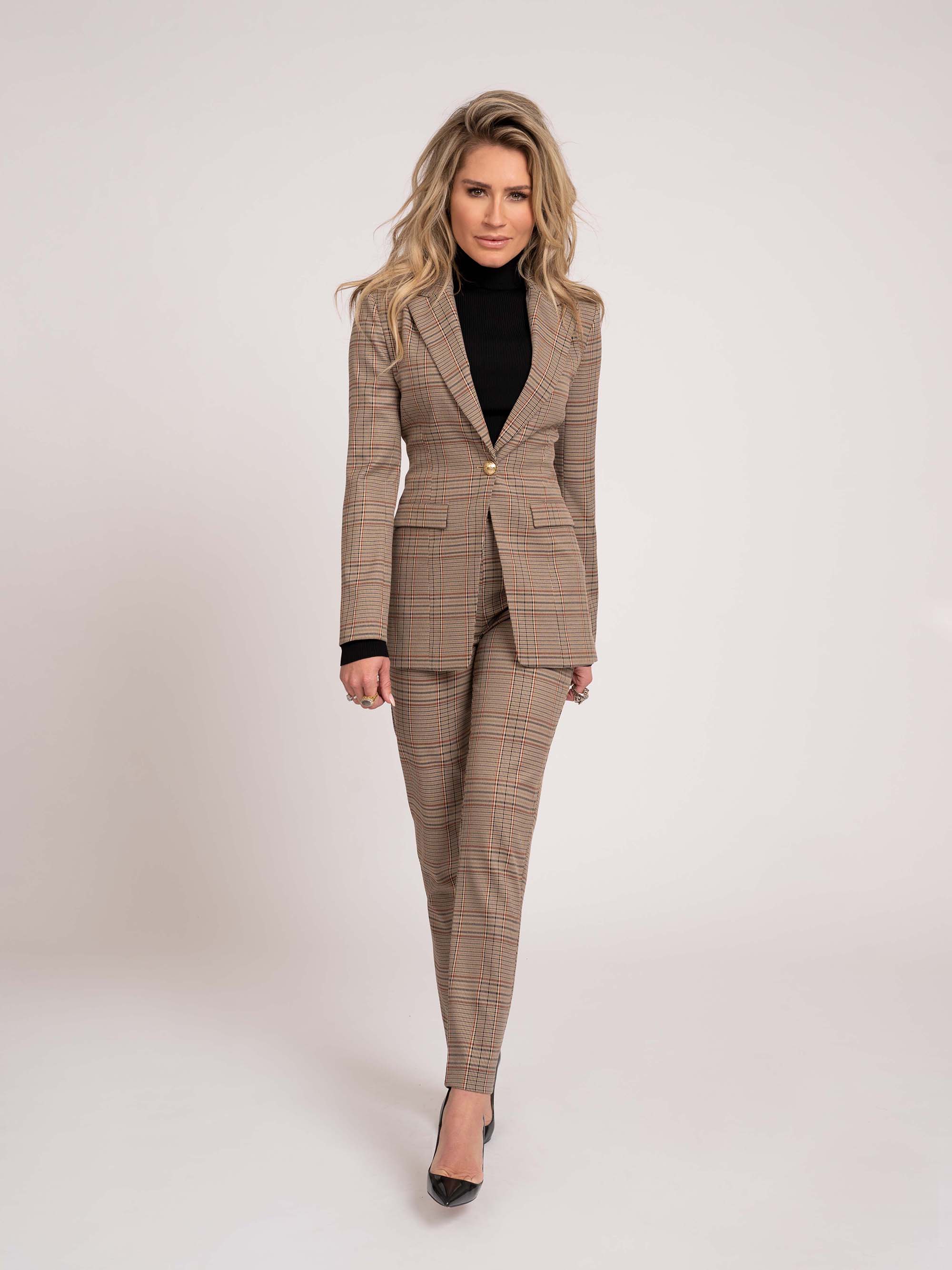 Checkered trousers with mid rise 