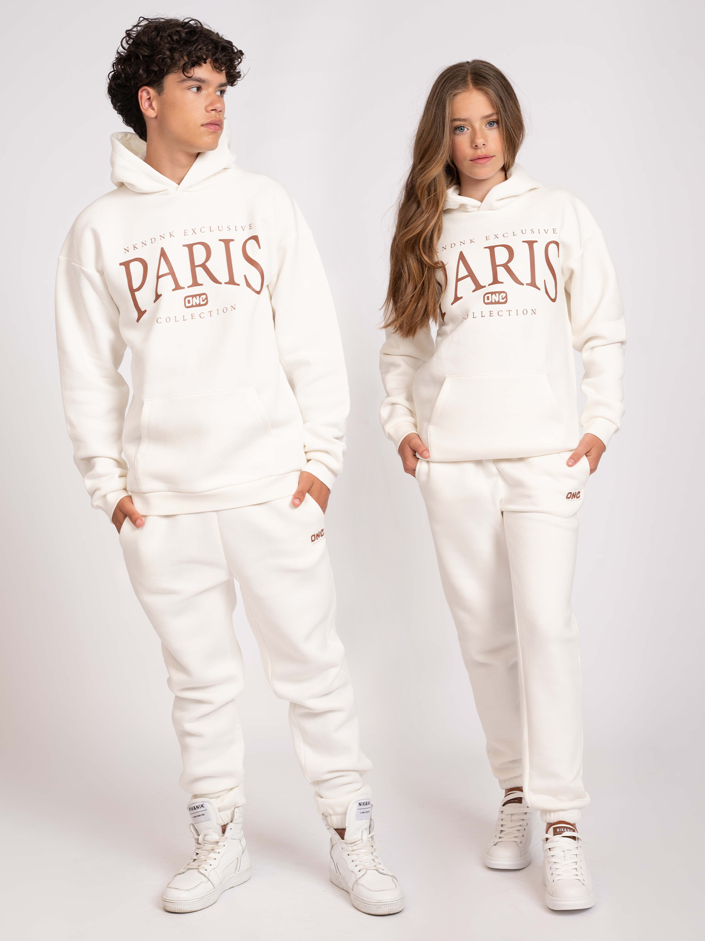 Sweatpants with small Paris print