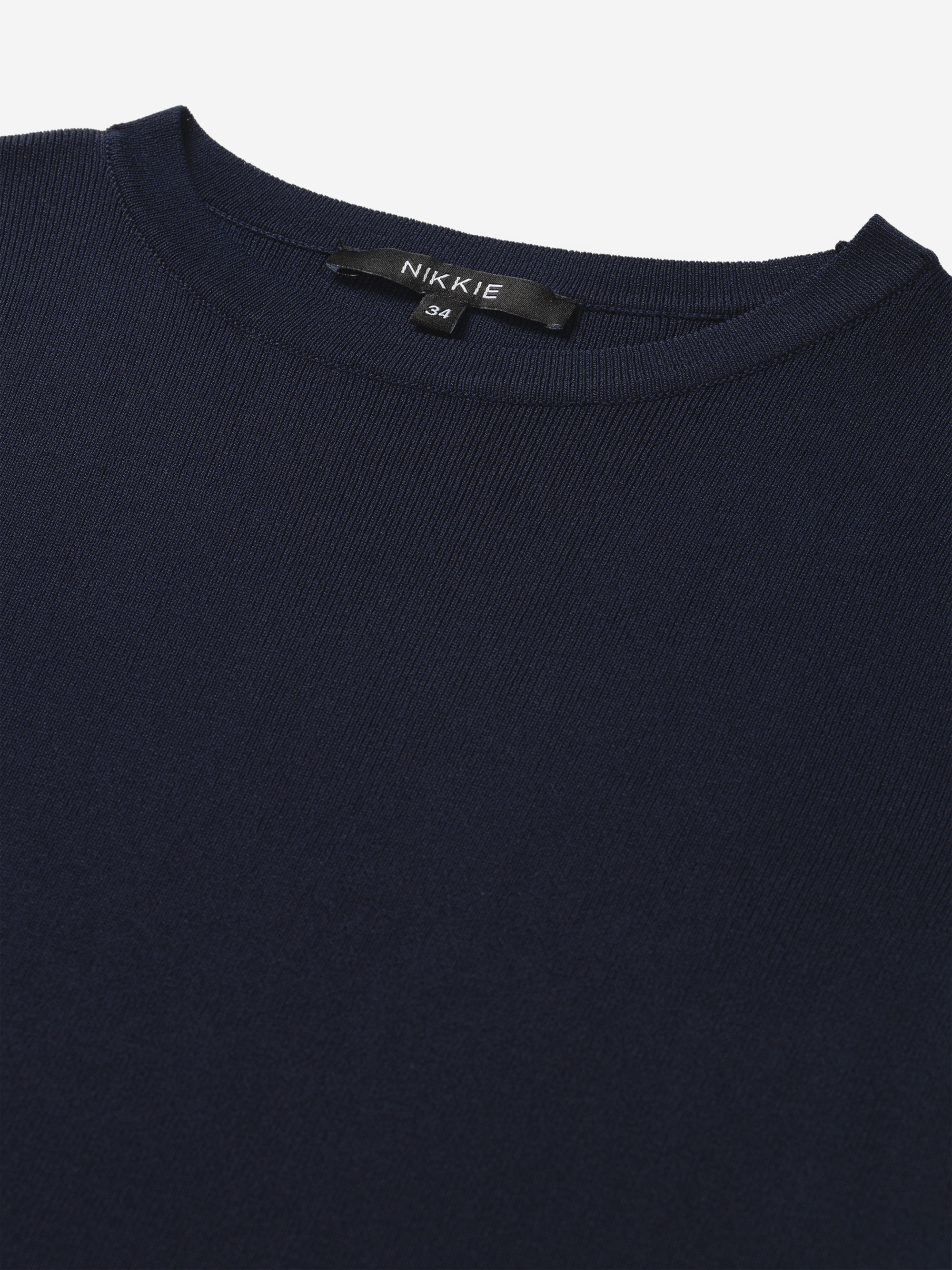 Fitted top with three-quarter sleeves